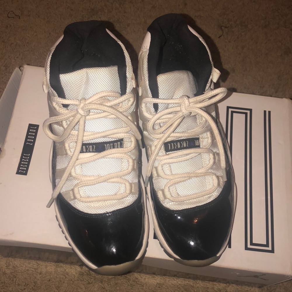 Jordan  11s Black and White “ Concords “